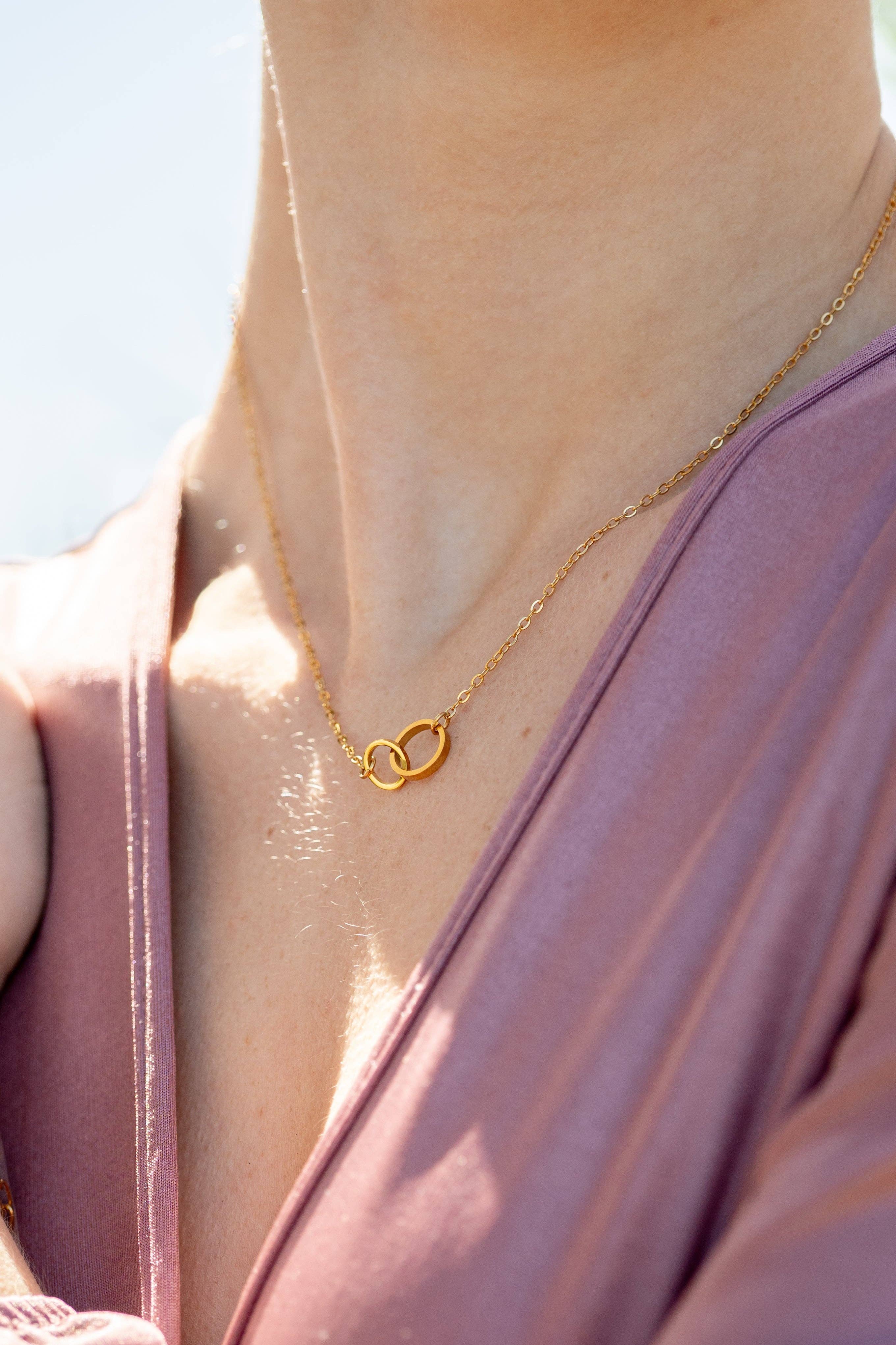 18K Gold PVD Stainless Steel Interlocked Rings Necklace