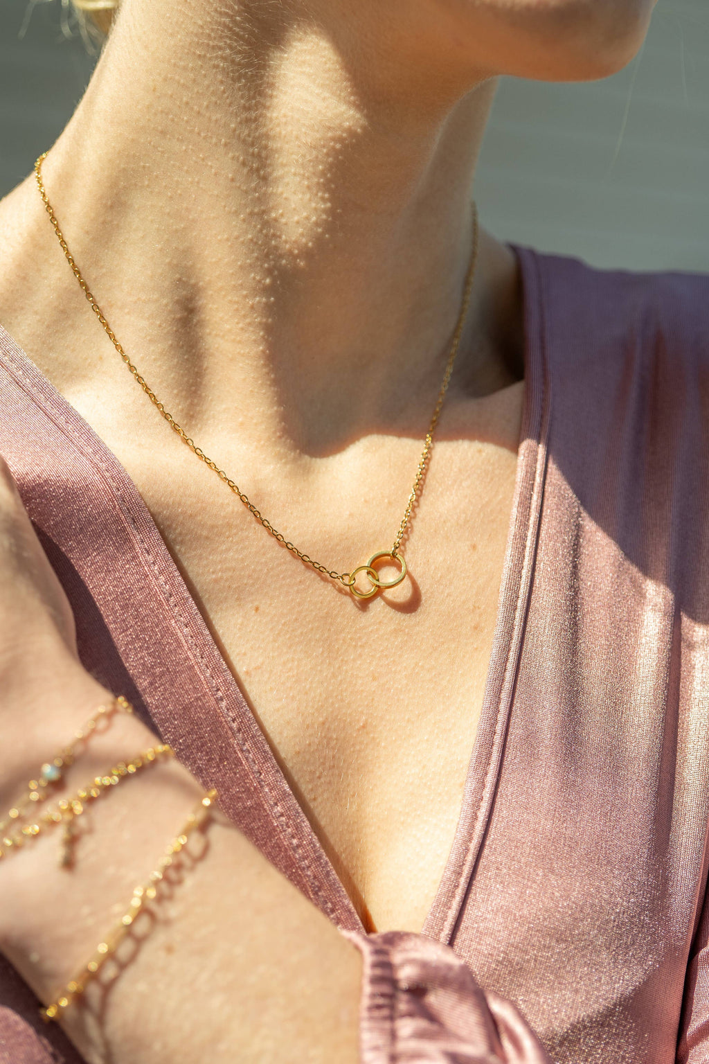 18K Gold PVD Stainless Steel Interlocked Rings Necklace
