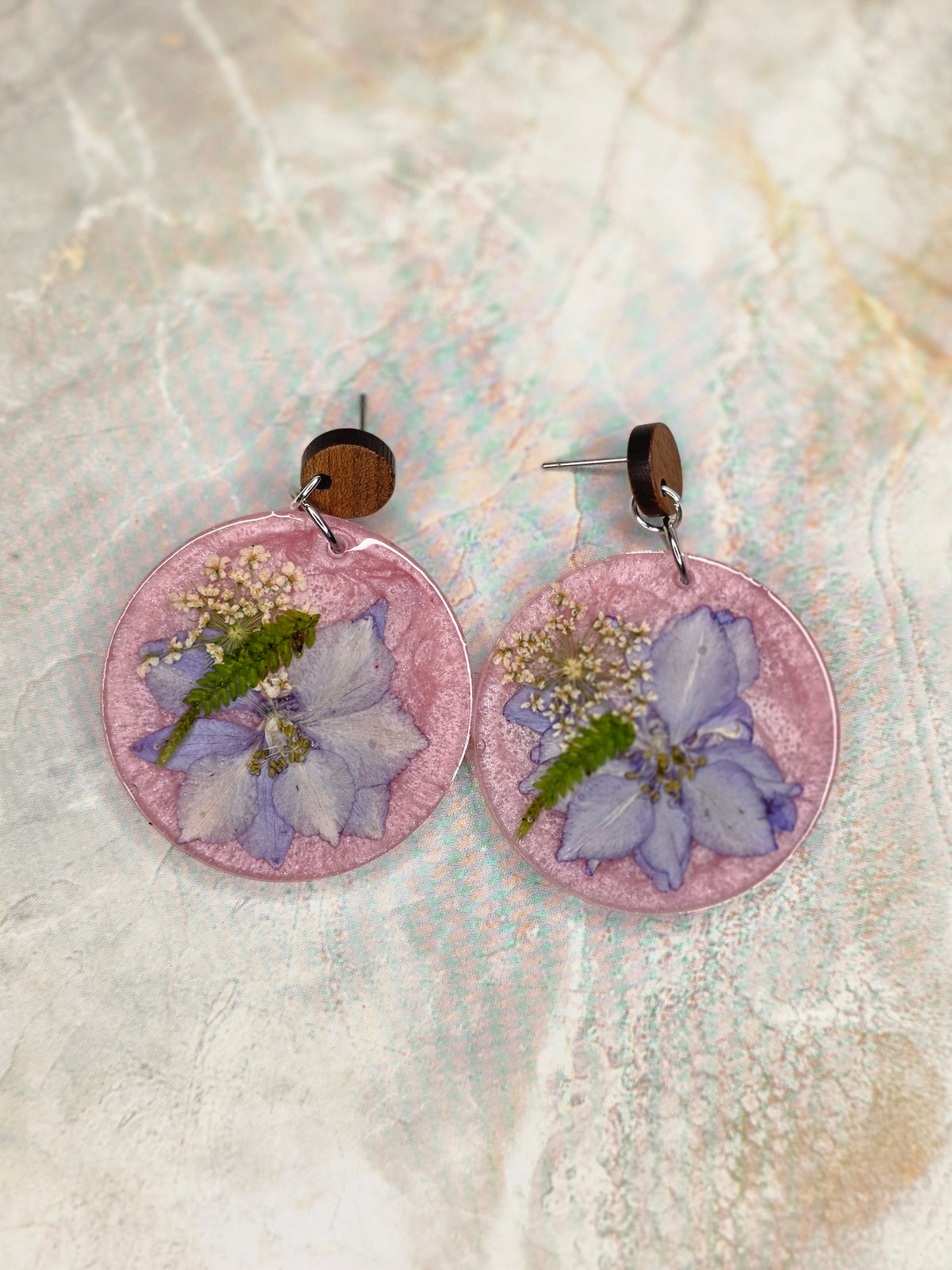 Pressed Flower Resin Earrings – Lavender Bellflower & Queen Anne's Lace