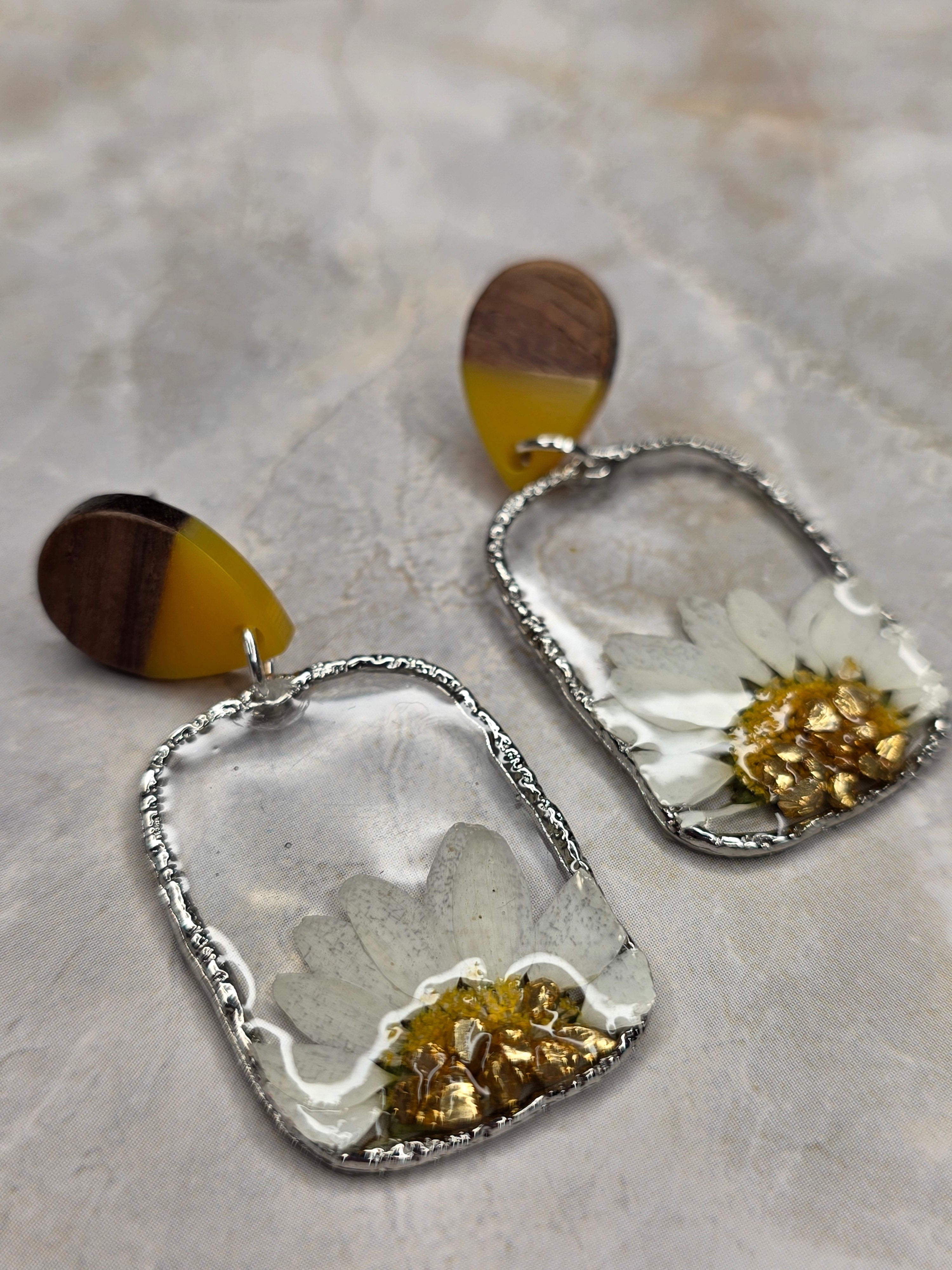 Real Daisy & Gold Crushed Glass Resin Dangle Earrings
