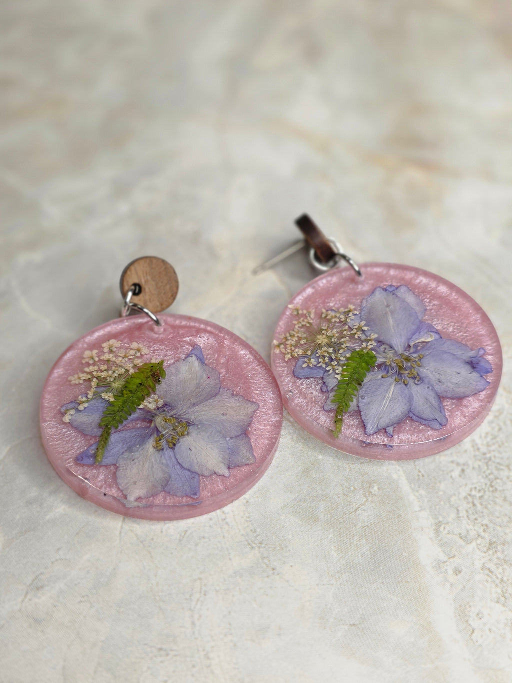 Pressed Flower Resin Earrings – Lavender Bellflower & Queen Anne's Lace