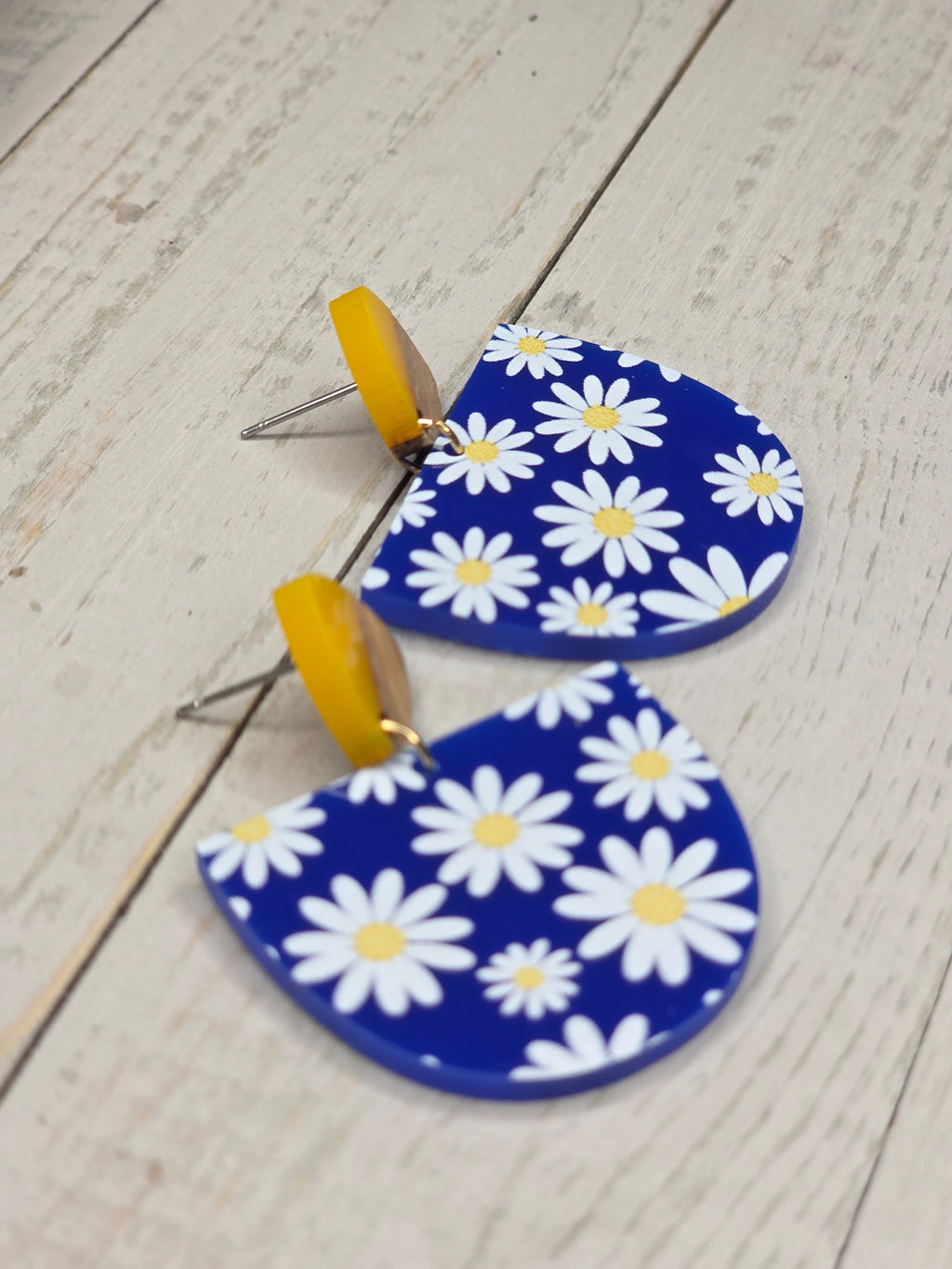 Daisy Acrylic & Wood Dangle Earrings