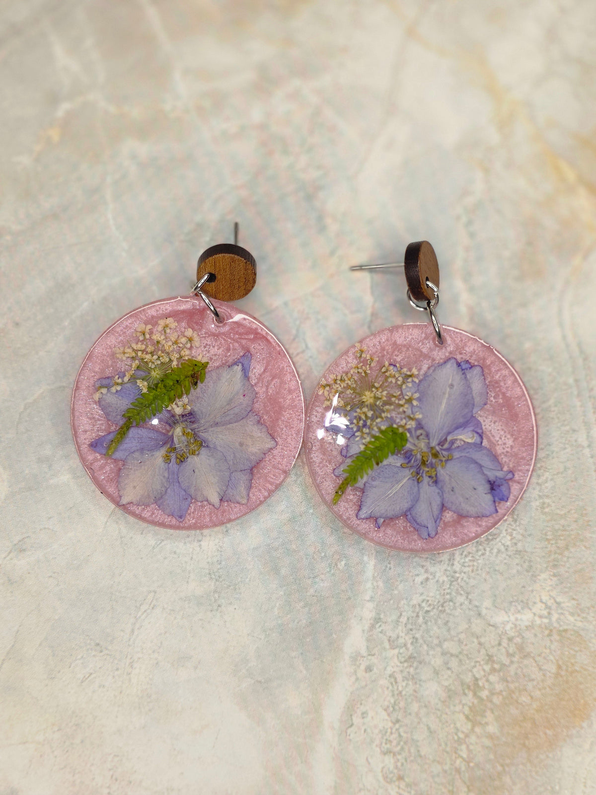 Pressed Flower Resin Earrings – Lavender Bellflower & Queen Anne's Lace